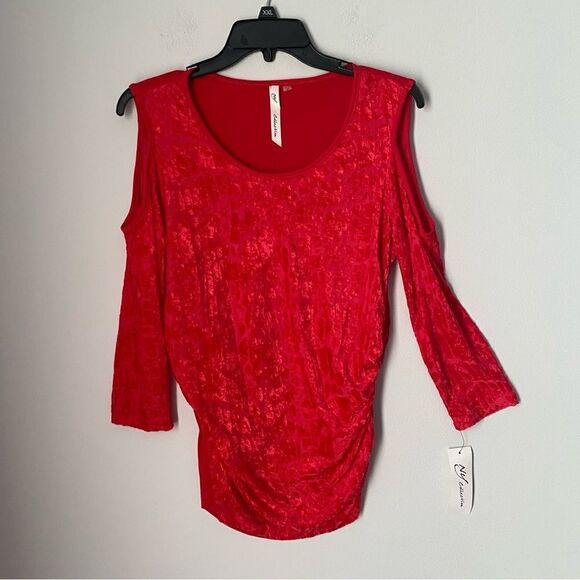 NY Collection Women's 3/4 Sleeve Cold Shoulder Velvet Pullover Top Red M - Picture 1 of 3
